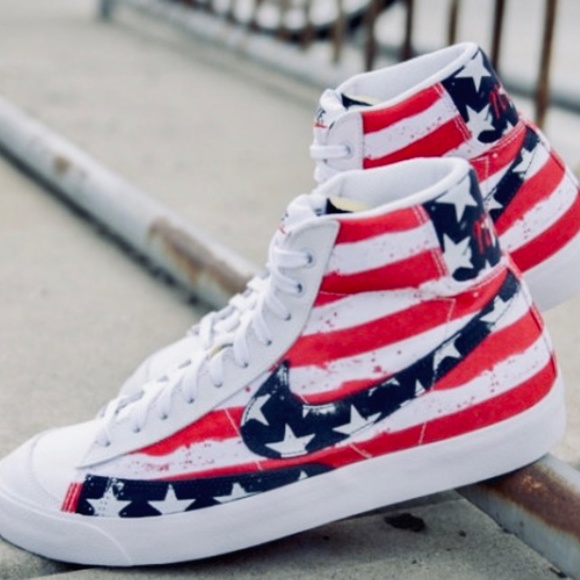 Nike BLAZER MID '77 WOMENS White/Black 